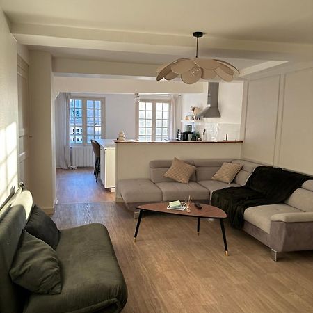 Spacieux Appartement Au Coeur Du Centre Historique De دينان المظهر الخارجي الصورة